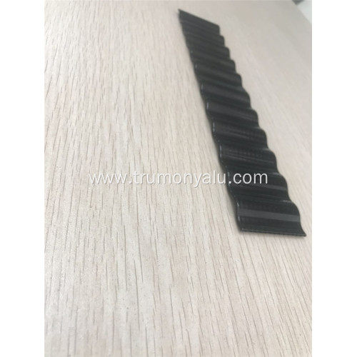 Black serpentine tube for cylindrical battery cells